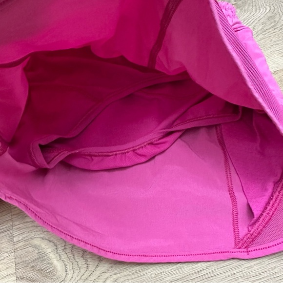 Lululemon Hotty Hot High-Rise Lined Short 2.5"
Purple Highlight - Picture 11 of 13